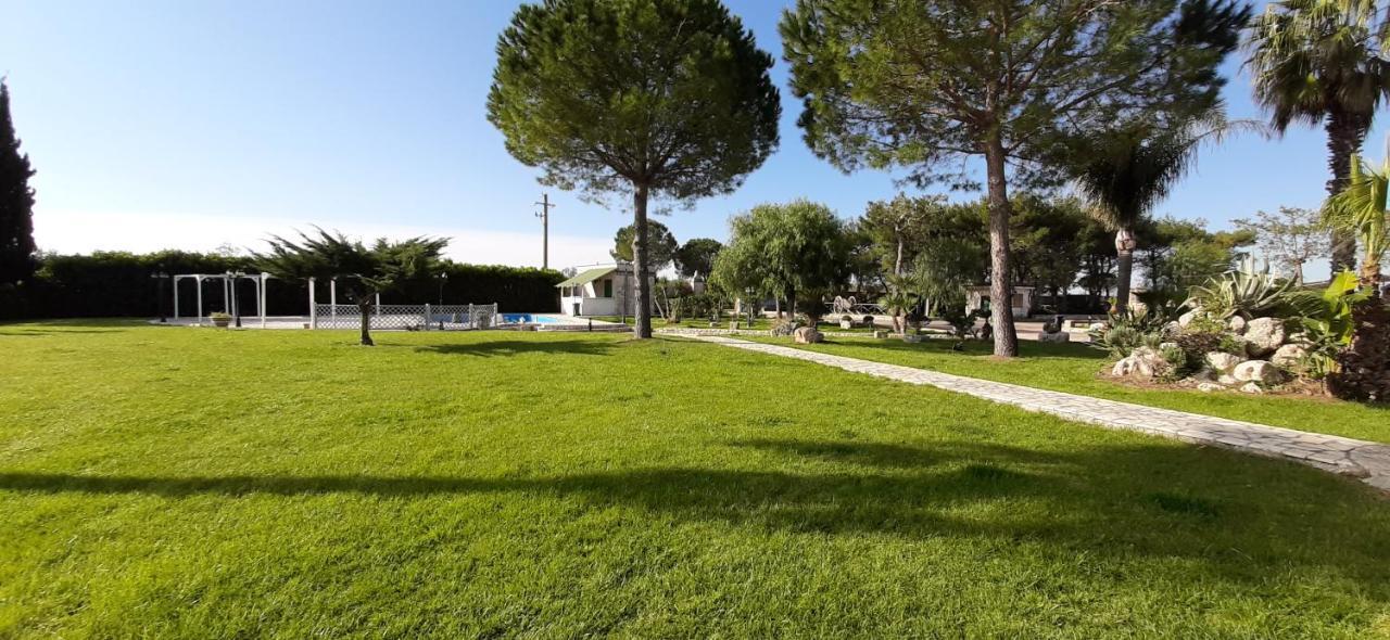 Masseria San Nicola B&B Torre Santa Susanna Exteriör bild