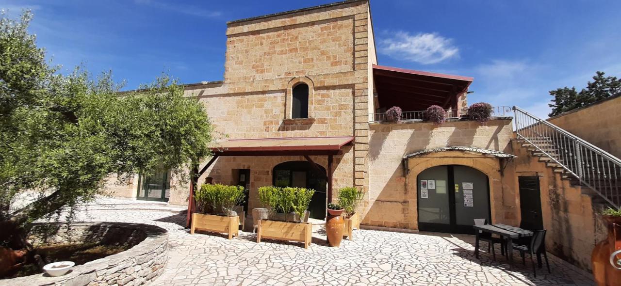 Masseria San Nicola B&B Torre Santa Susanna Exteriör bild