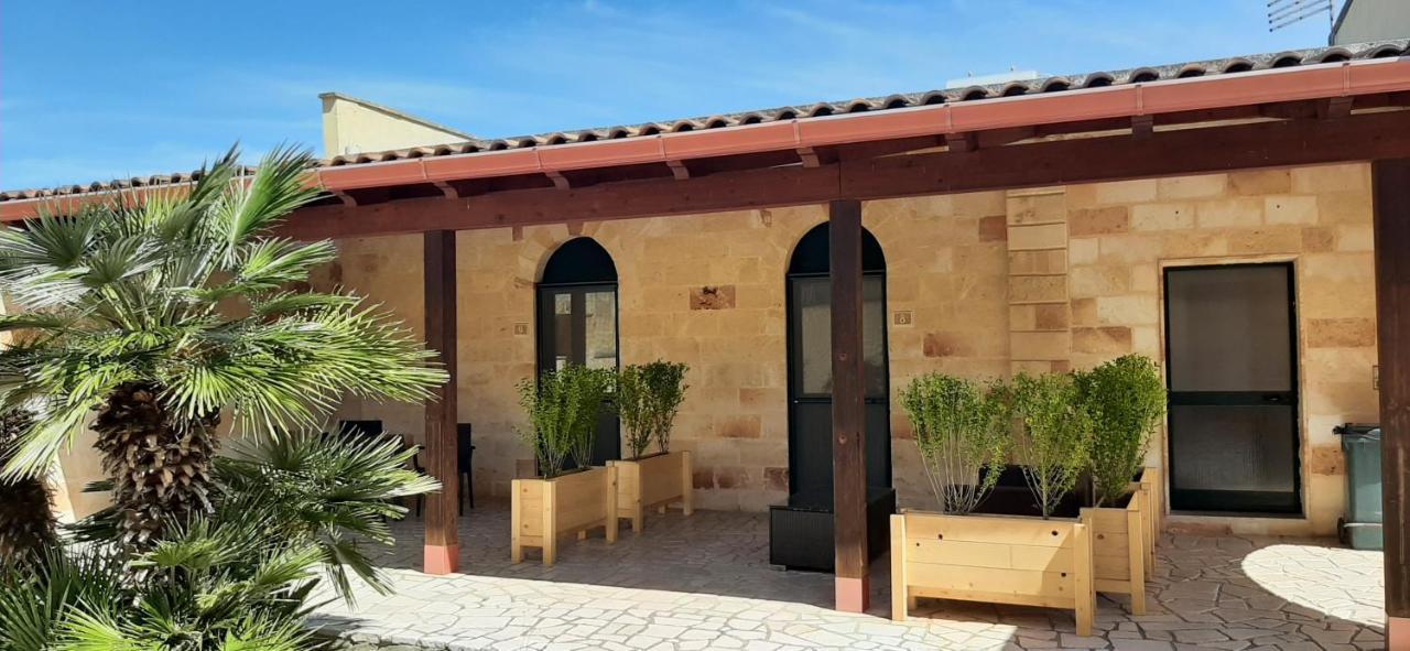 Masseria San Nicola B&B Torre Santa Susanna Exteriör bild