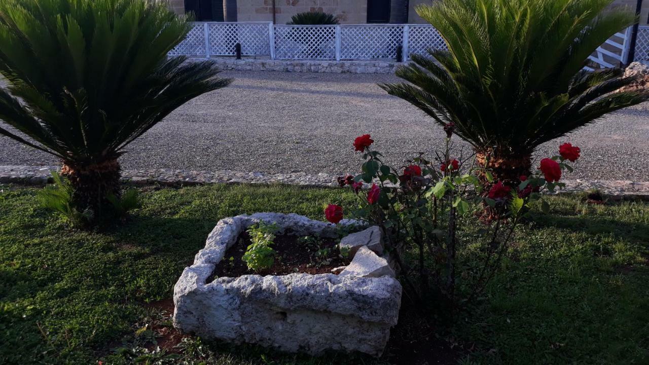 Masseria San Nicola B&B Torre Santa Susanna Exteriör bild